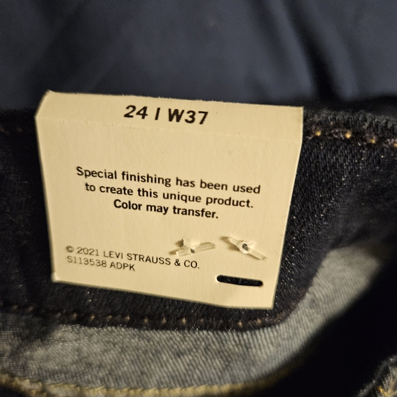 Levis Signature Gold Label Mid Rise Bermuda Jean Shorts NWT Plus Size 24W - Picture 10 of 11